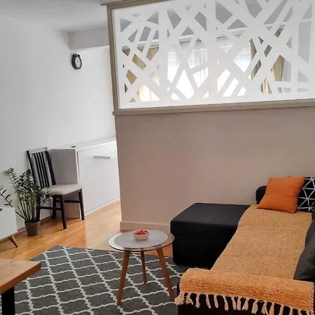 Hana Apartament *